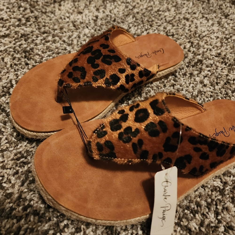 CHARLIE PAIGE Leopard sandal- NEW size 7